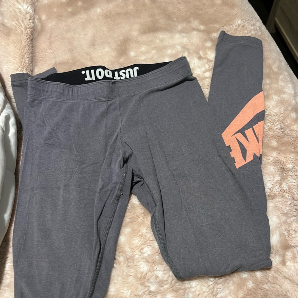 Nike leggings size small